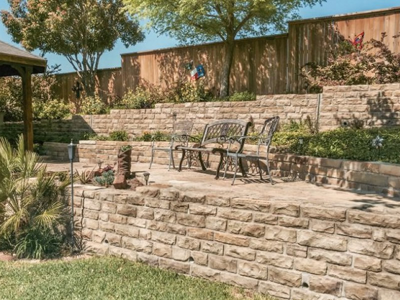 Photo if Desert Style Retaining Wall in Las Vegas backyard installed by Chicago Landscape of Las Vegas